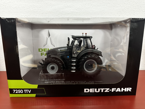 Universal Hobbies 6484 Deutz-Fahr Agrotron 7250 TTV Warrior Edition matt green