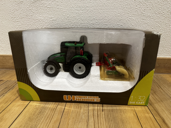 Universal Hobbies 7101 Valtra C met Prosol Power Harrow