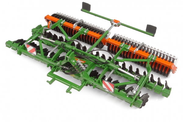 Universal Hobbies 6842 Amazone Catros 5003-2