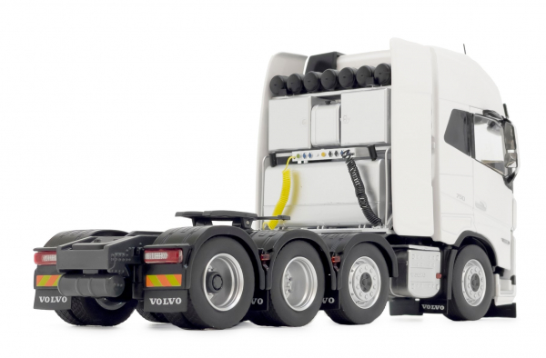 MarGe Models 2322-01 Volvo FH5 truck 8x4 weiß