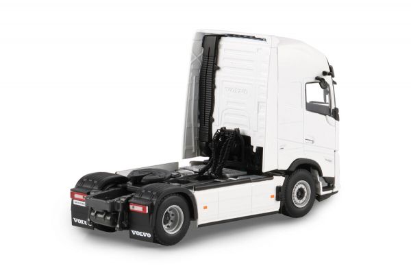 WSI Models 03-2057 White Line VOLVO FH AERO GLOBETROTTER XL 4X2