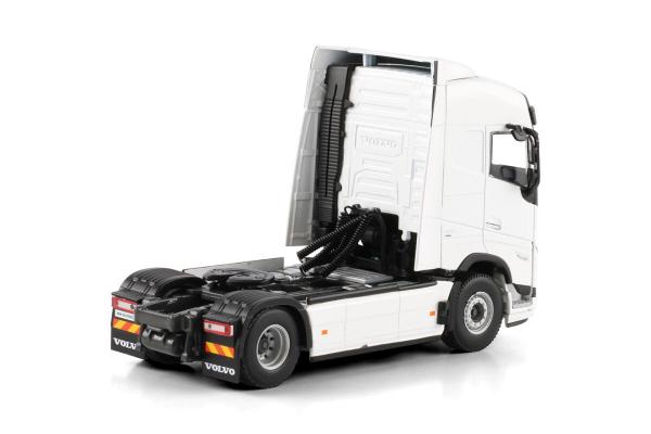 WSI Models 03-2059 WHITE LINE VOLVO FH5 MY2024 GLOBETROTTER 4X2